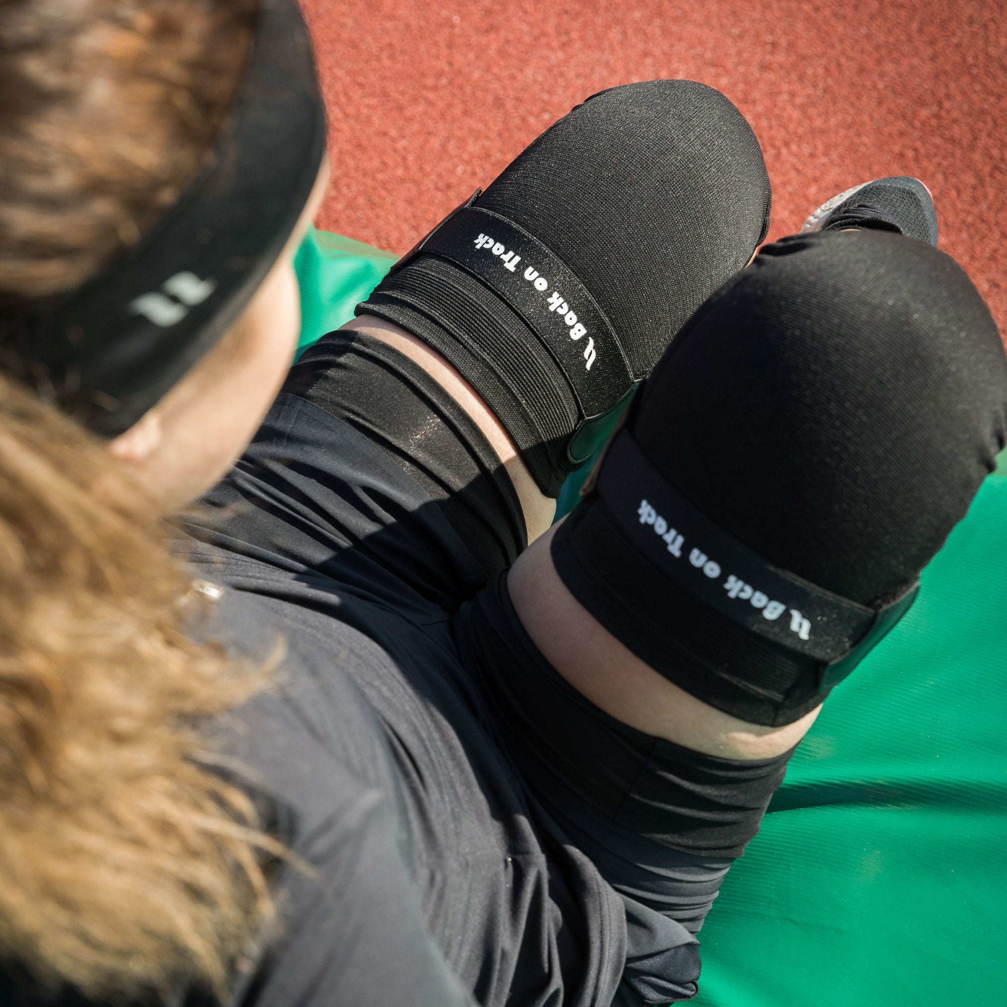 Knee Brace with fastening