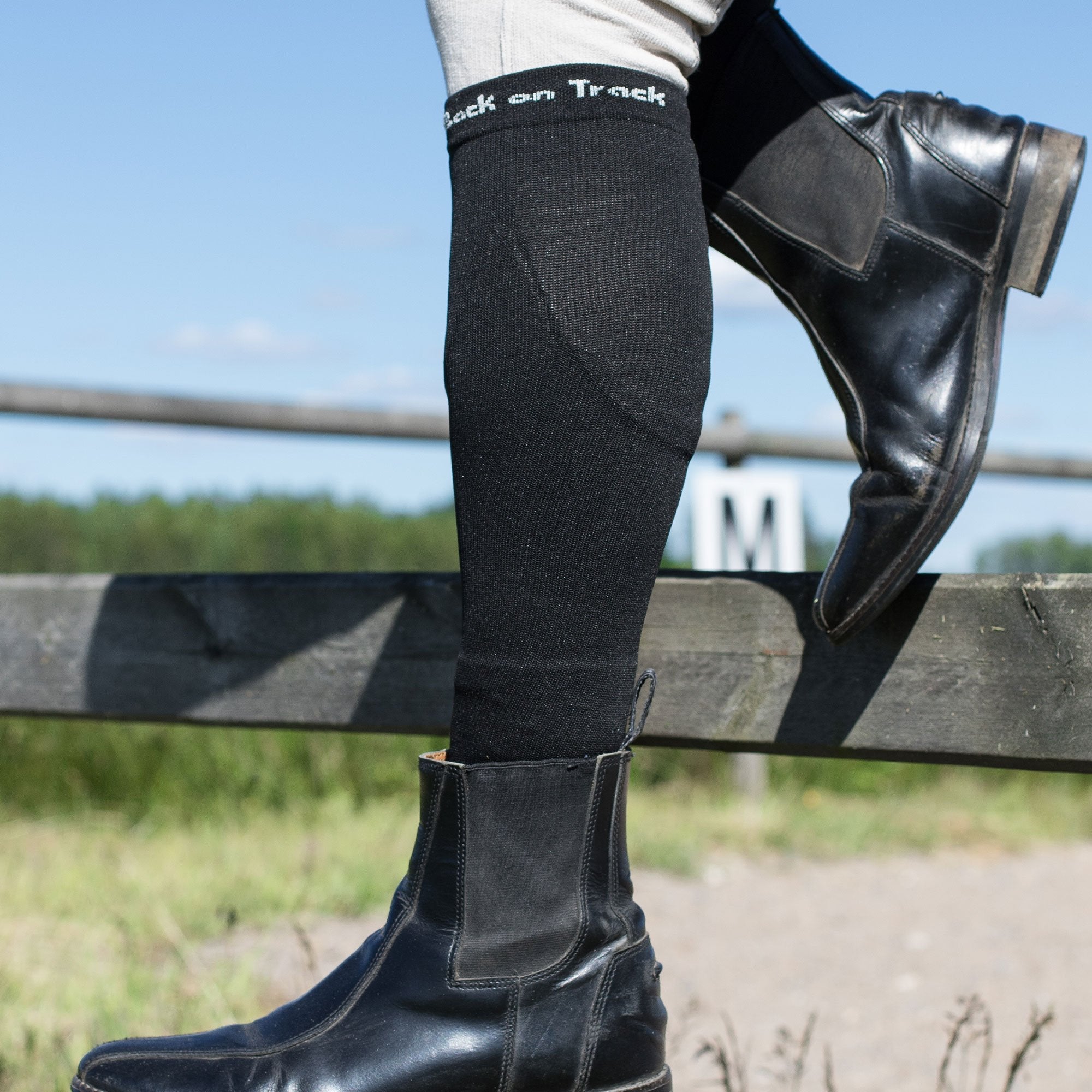 Knästrumpor Nikki extra bred vad - Back on Track Sverige (5300181631131)