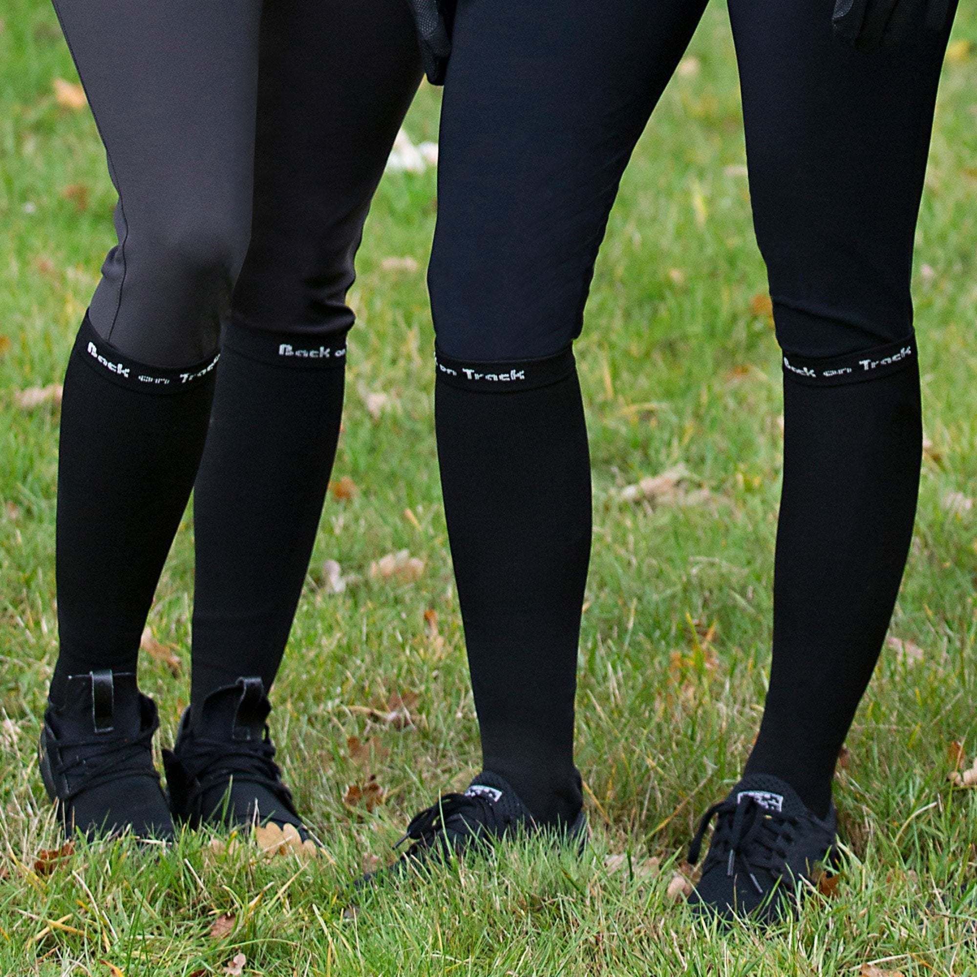 Knästrumpor Nikki extra bred vad - Back on Track Sverige (5300181631131)