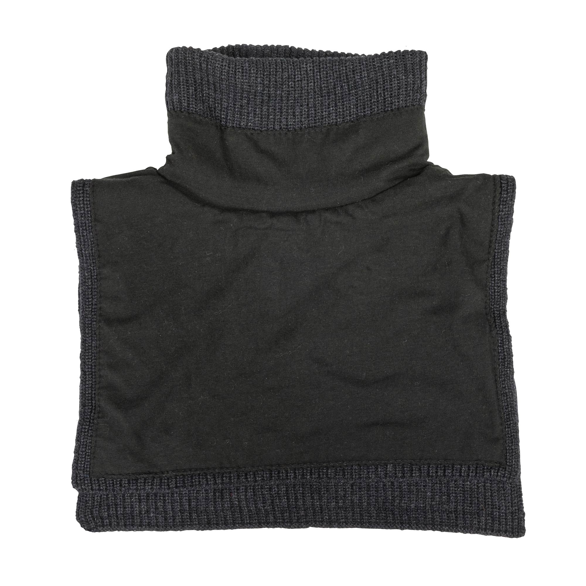 "Eli" turtleneck collar