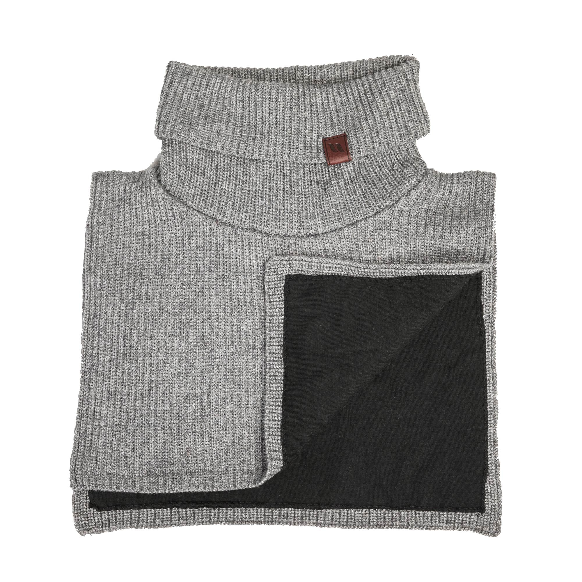 "Eli" turtleneck collar