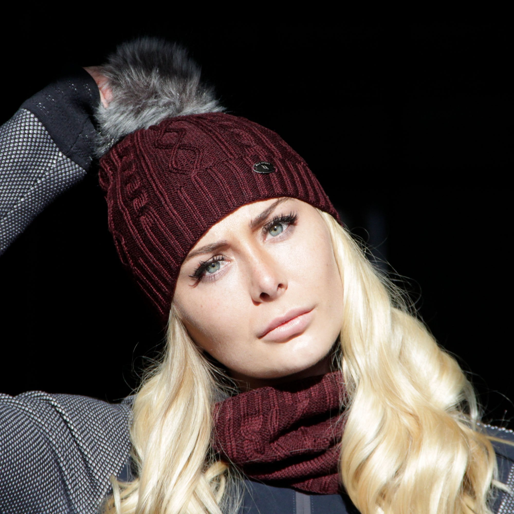 Mössa Rose - Back on Track Sverige (5300128055451)