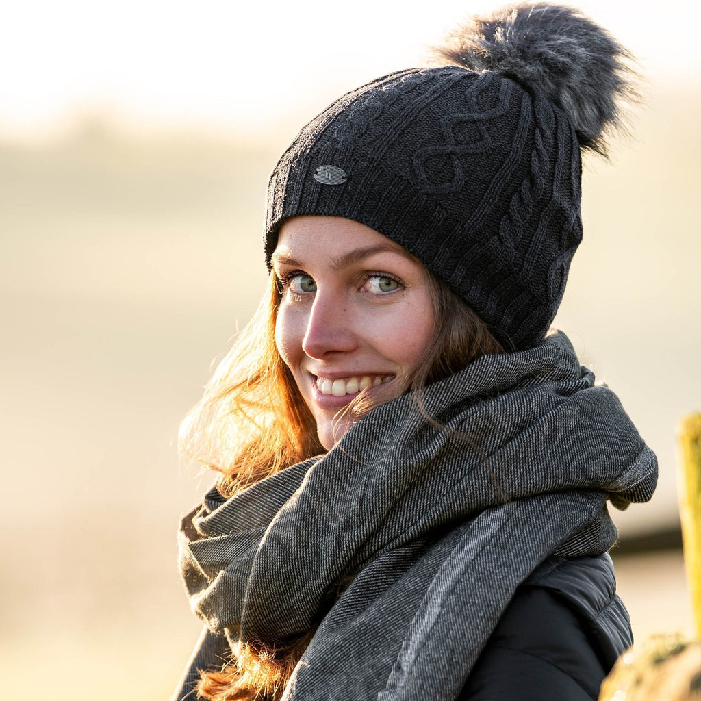 Mössa Rose - Back on Track Sverige (5300128055451)