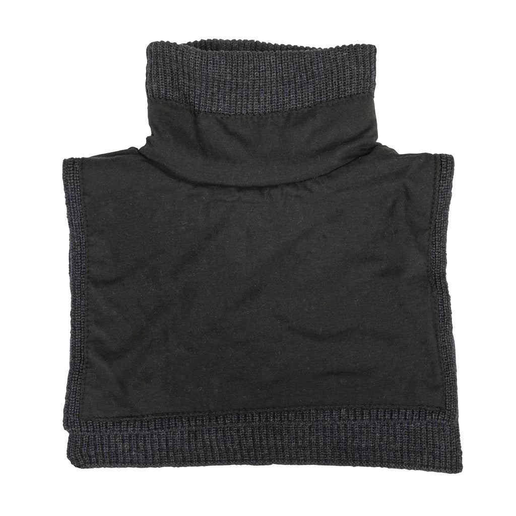 "Eli" turtleneck collar