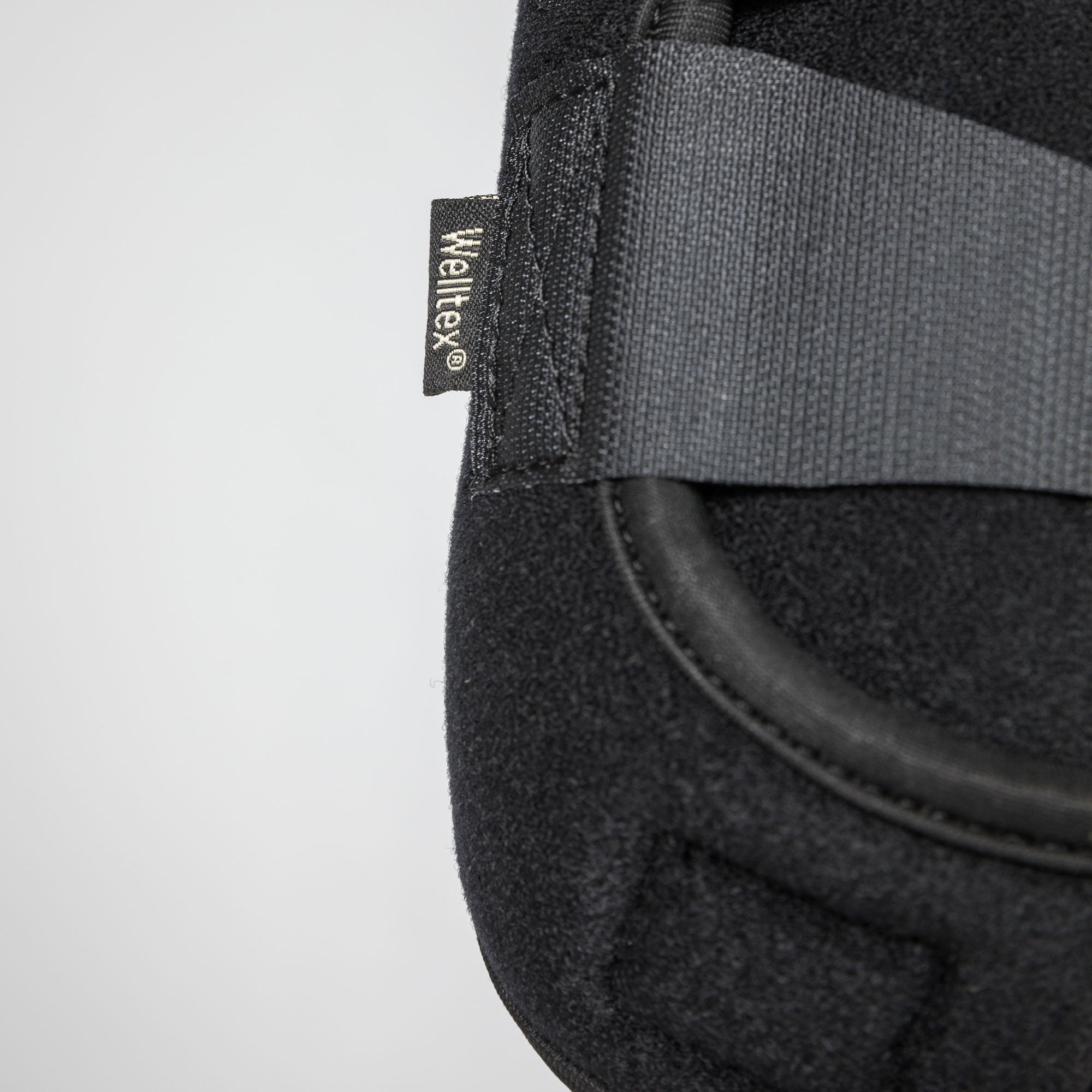 "AirFlow" Exercise Boots