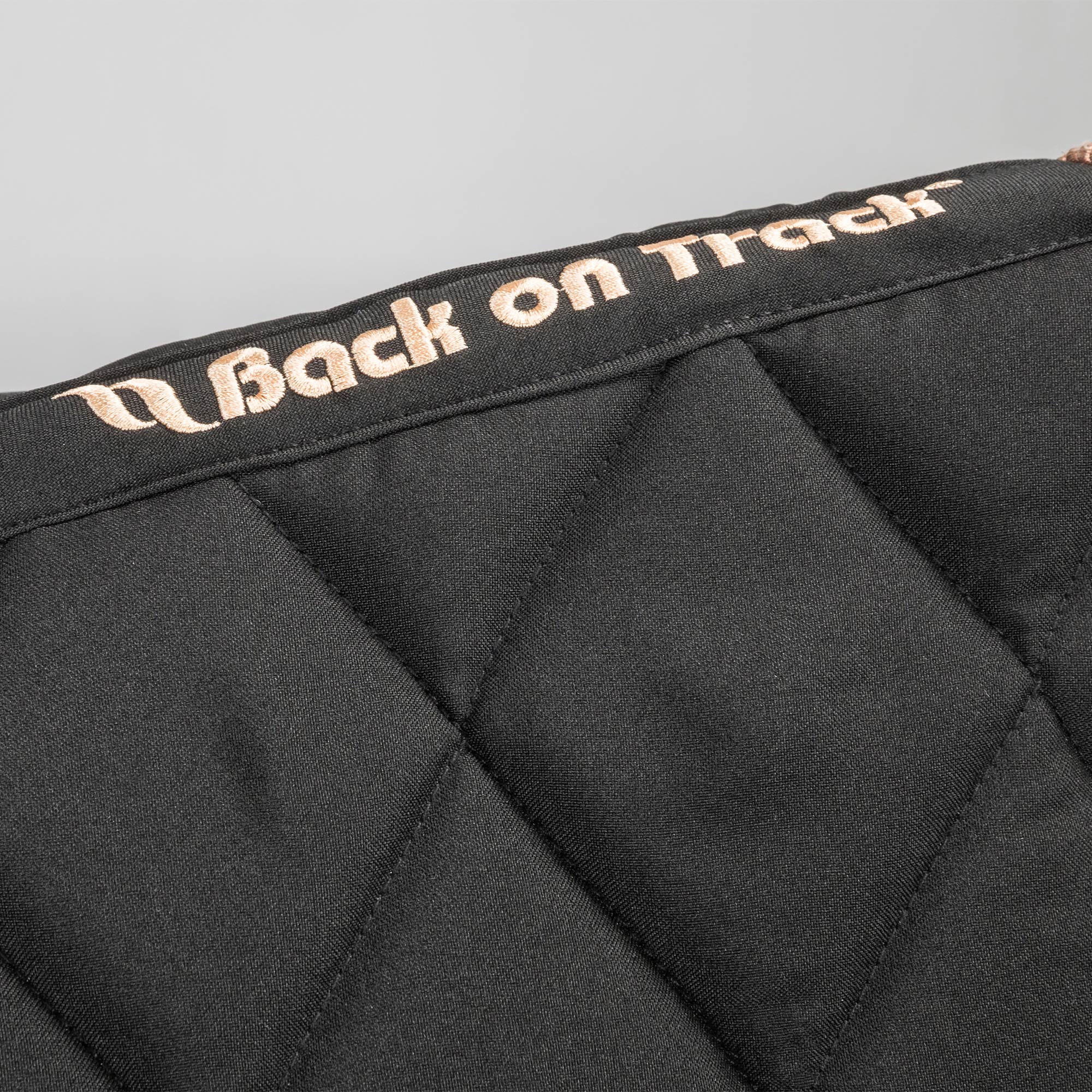 "Haze Collection" Saddle Pad Dressage - Black Rose