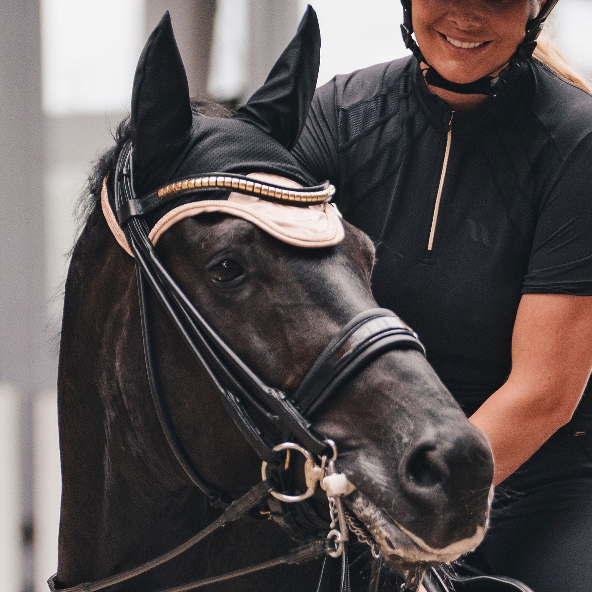 "Nights Collection" Horse Bonnet Champagne