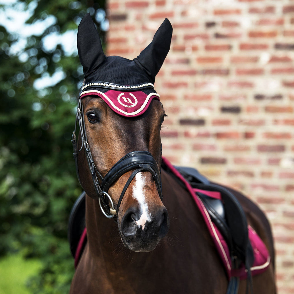"Nights Collection" Horse Bonnet Dark Red